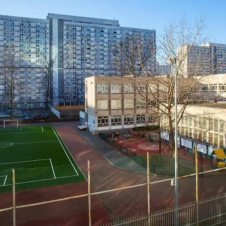 Modern Pereca Close To Metro Rondo Onz By Renters Varsóvia