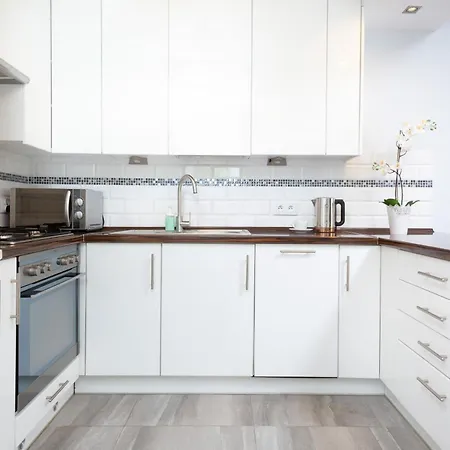 Apartmán Modern Pereca Close To Metro Rondo Onz By Renters