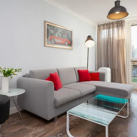 Daire Modern Pereca Close To Metro Rondo Onz By Renters Varşova