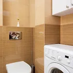 Modern Pereca Close To Metro Rondo Onz By Renters