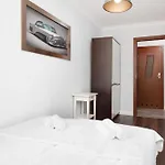 Modern Pereca Close To Metro Rondo Onz By Renters 公寓 *