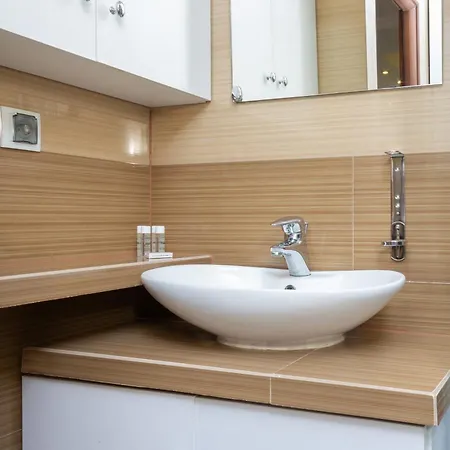 아파트 Modern Pereca Close To Metro Rondo Onz By Renters