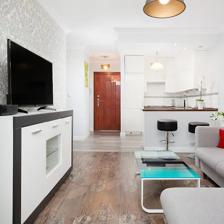 Modern Pereca Close To Metro Rondo Onz By Renters 아파트 *